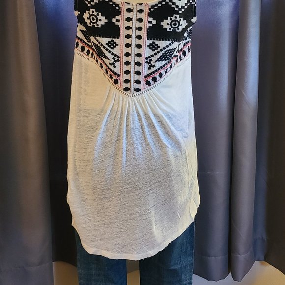 Lucky Brand Embroidered Tank Top Crochet inset - Picture 7 of 10